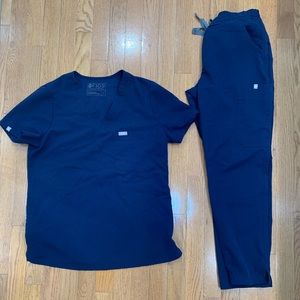 Women’s Figs Navy scrub set Small Petite